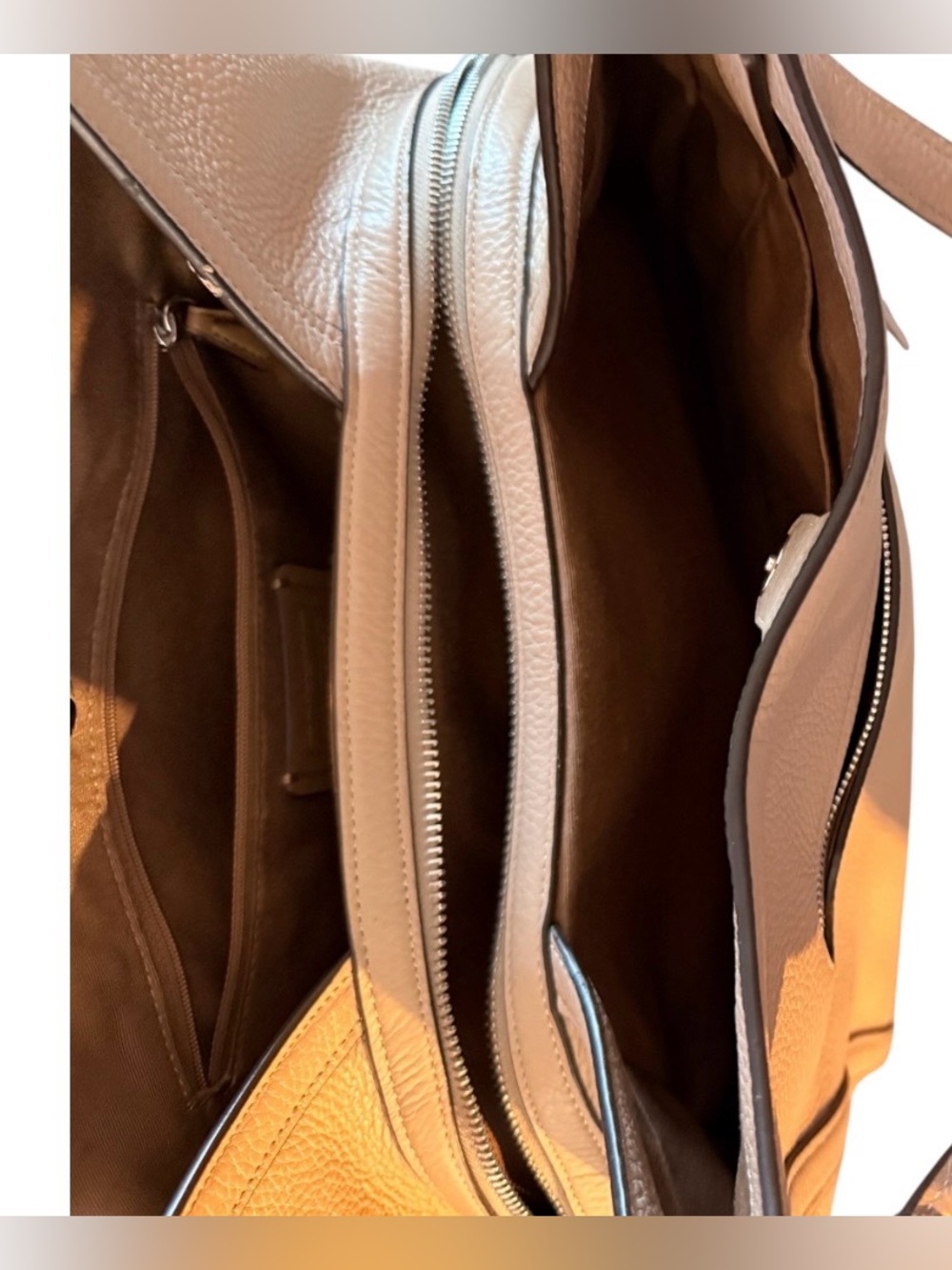 Coach Kristy pebble leather beige shoulder purse with a front zipper pocket - Picture 8 of 16